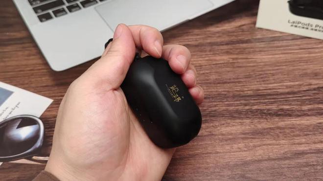 私密时光：降噪耳机的真正救星尊龙凯时APP喧嚣都市中的(图5)