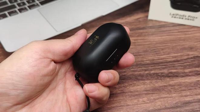私密时光：降噪耳机的真正救星尊龙凯时APP喧嚣都市中的(图3)